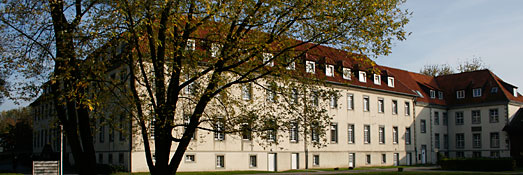 Ehemaliges Zisterzienser Kloster auf dem Gelände des Wohnverbundes in Benninghausen. Ehemaliges Zisterzienser Kloster auf dem Gelände des Wohnverbundes in Benninghausen.