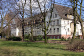 Haus 13 mit den zwei suchtmedizinischen Stationen Haus 13 mit den zwei suchtmedizinischen Stationen