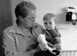 Frau mit Kind auf dem Arm Frau mit Kind auf dem Arm