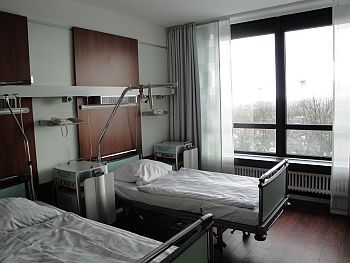 Foto zeigt Patientenzimmer Foto zeigt Patientenzimmer