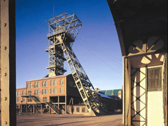 Das Bild zeigt den Förderturm der Zeche Zollern. Foto: LWL-Industriemuseum