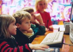 Vorschulkinder am Computer Vorschulkinder am Computer