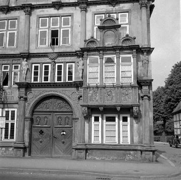 Heimatmuseum Hexenbürgermeisterhaus, Gebäudepartie mit Portal - erbaut 1571, Weserrenaissance