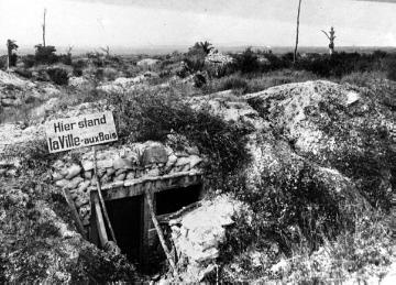 Kriegsschauplatz Frankreich, 1917: Ausgelöschtes Dorf La Ville-aux-Bois im Höhenzug Chemin des Dames in der Region Soissons, Laon und Reims