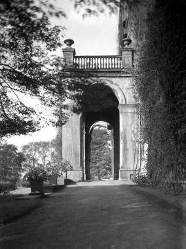 Schloss Cappenberg, Vorhalle mit Balkon zur Parkseite, um 1930?