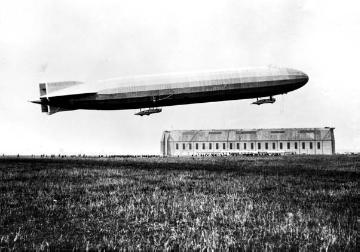 Luftwaffe im Ersten Weltkrieg: Der Zeppelin LZ77 (?), undatiert, um 1916?