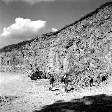 Arbeiter im Kalksteinbruch bei Alverdissen
