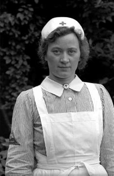 Maria Gudel, dienstverpflichtete Rote-Kreuz-Schwester