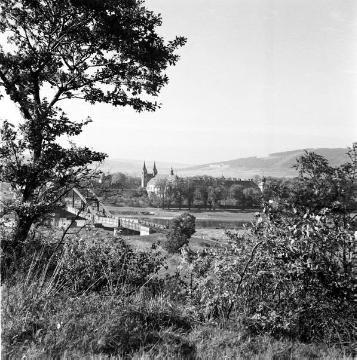 Kloster Corvey, ehem. Benediktinerabtei, 1950: Blick auf die St. Stephanus und Vitus-Kirche von Südosten