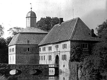 Schloss Westerwinkel bei Herbern: Torhaus mit Gräftenbrücke