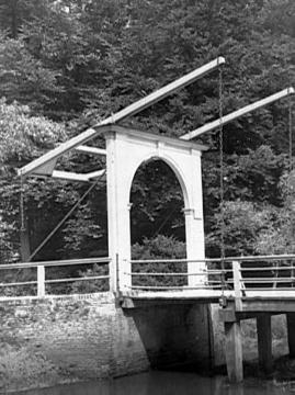 Schloss Anholt: Hölzerne Zugbrücke zum Rosengarten, um 1940?