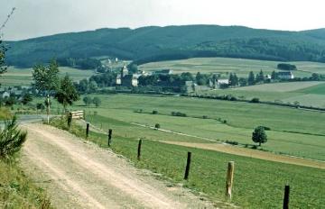 Kloster Grafschaft mit Blick in die Landschaft