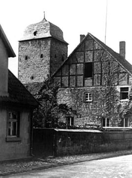 Johannistorturm mit Blick auf das Geburtshaus von Braumeister Josef Kohlschein
