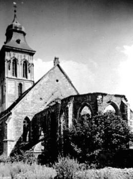 Kriegsschäden: Ausgebomter Chor der St. Martini-Kirche