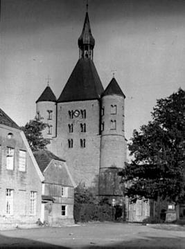 Ehem. Stift Freckenhorst (860-1811), Stiftskirche St. Bonifatius: Westwerk mit 3 Türmen, um 1930?