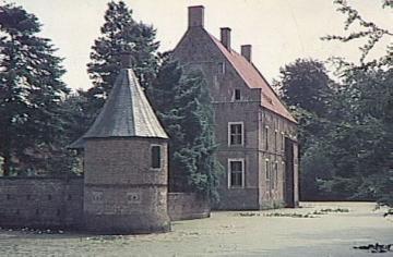 Haus Welbergen: Hauptburg mit Herrenhaus von 1560- 1570 und Eckpavillon der Ringmauer der Vorburg