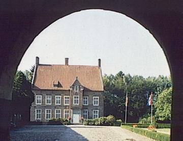 Haus Welbergen: Blick durch den Torhausbogen auf das Herrenhaus von 1560-1570