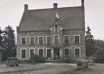 Haus Welbergen: Eingangsfront des Herrenhauses von 1560-1570 mit Portal und Treppenhausvorbau