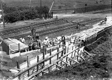 Brückenbau Horster Str.: Holzverschalung der Gleisüberführung