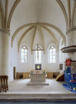 Ev. Christuskirche, Altarraum und Kanzel - neugotische Hallenkirche, erbaut 1523-1535