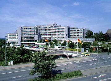 Kreishaus an der Heedfelder Straße, erbaut 1981-1986; Architekt: Jörg-Klaus Lengelsen