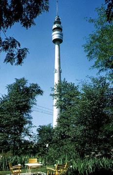 Westfalenpark, Florianturm, 220 m hoher Fernsehturm mit Drehrestaurant, erbaut zur Bundesgartenschau 1959, Wahrzeichen der Stadt Dortmund