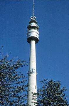 Westfalenpark, Florianturm, 220 m hoher Fernsehturm mit Drehrestaurant, erbaut zur Bundesgartenschau 1959, Wahrzeichen der Stadt Dortmund