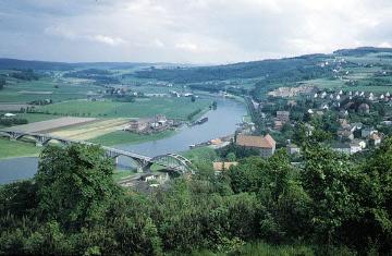 Die Weser mit Blick in das Ravensberger Hügelland