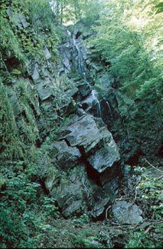 Der Wasserfall "Plästerlegge" bei  Wasserfall