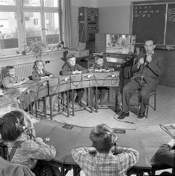 Westfälische Schule für Gehörlose: Unterricht an der Hörsprechanlage im 2. Schuljahr