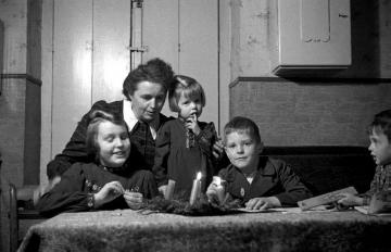 Familie Seier, Mutter Elisabeth geb. Becker mit  Kindern