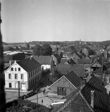 Blick vom Kirchturm Richtung Westen auf die Weseler Straße