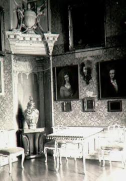 Schloss Velen: Wohnraum mit reich verzierter Nische - Zustand vor dem Brand 1931