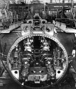 Marine im Ersten Weltkrieg: Maschinenraum eines deutschen U-Bootkreuzers