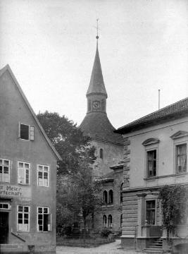 Blick vom Marktplatz zur Kirche, um 1930?