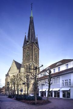 Ortszentrum mit Kath. Pfarrkirche St. Pankratius, gotische Hallenkirche, erbaut 1490-1510