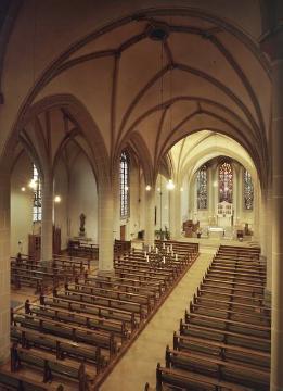 Kath. Pfarrkirche St. Pankratius, Kirchenschiff Richtung Chor - gotische Hallenkirche, erbaut 1490-1510