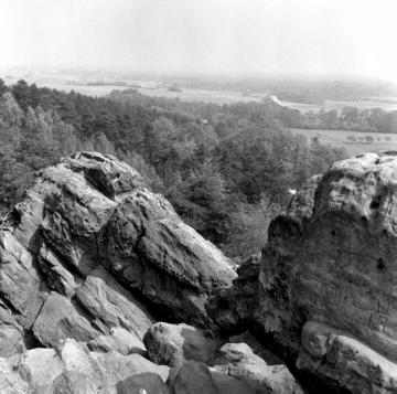 Das Tecklenburger Land - Ausblick von den Dörenther Klippen,  einer 4 Kilometer langen Sandsteinformation im Teutoburger Wald zwischen Ibbenbüren und Tecklenburg (Naturschutzgebiet)