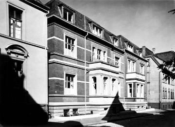 Provinzial-Verwaltungsgebäude Brüderstraße Nr. 13/15: Zustand nach Zusammenfügung beider Gebäude - Sitz der Jugendfürsorgeabteilungen