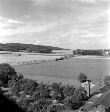 Feldmark bei Havixbeck-Tilbeck, 1959: Blick vom Wasserturm Tilbeck Richtung Baumberge