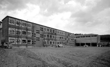 Lennestadt-Altenhundem: Erstes Gebäude des Klostergymnasiums Maria Königin, eingeweiht 1964
