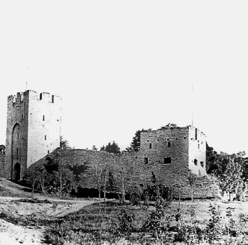 Die Hanse: Reste der mittelalterlichen Stadtmauer mit dem "Jungfernturm" in Visby auf der Insel Gotland, Schweden