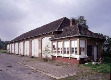 Garagentrakt der ehemaligen Winterbourne-Kaserne (1945-1994) vor dem Umbau des Geländes zum Dienstleistungszentrum "Speicherstadt Münster"