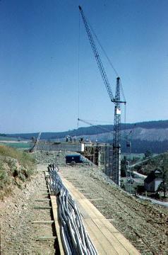 Bau der Talbrücke Sondern im Zuge der Errichtung der Biggetalsperre 1957-1965