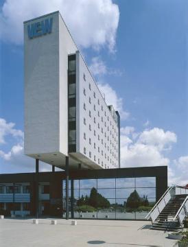 Bürogebäude der VEW Vereinigte Elektrizitätswerke Westfalen im Erin-Park, Castrop-Rauxel, Architekten: Fortmann-Drühe, Meißner.