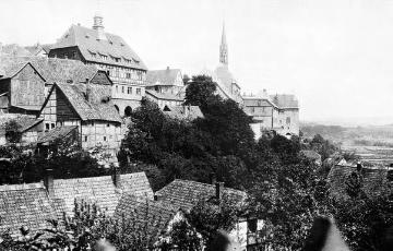 Warburger Neustadt mit Rathaus und Kirche