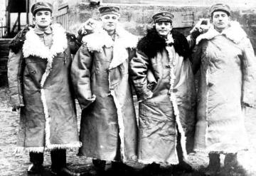 Infanterie im Ersten Weltkrieg: Deutsche Soldaten in Winterbekleidung für den Einsatz an der Ostfront, ca. 1915