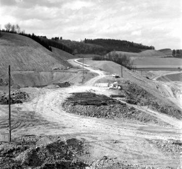 Straßenbau im Biggetal bei Stade im Zuge der Errichtung der Biggetalsperre 1957-1965