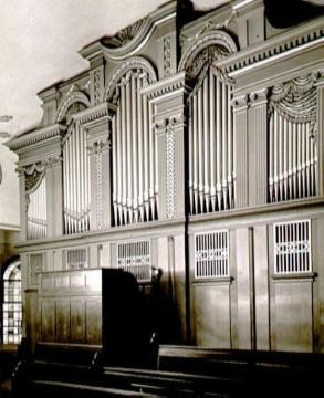 Die klassizistische Orgel in der Kirche St. Anna