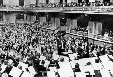 Konzertaufführung in der Alten Philharmonie an der Bernburger Straße, Berlin, 1930er Jahre.
